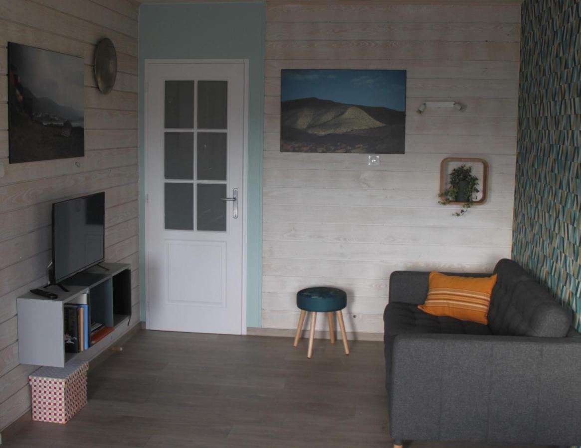 Gite De La Tuillere, Maison Contemporaine En Bois Avec Vue Et Piscine Saint-Aulaire Zewnętrze zdjęcie